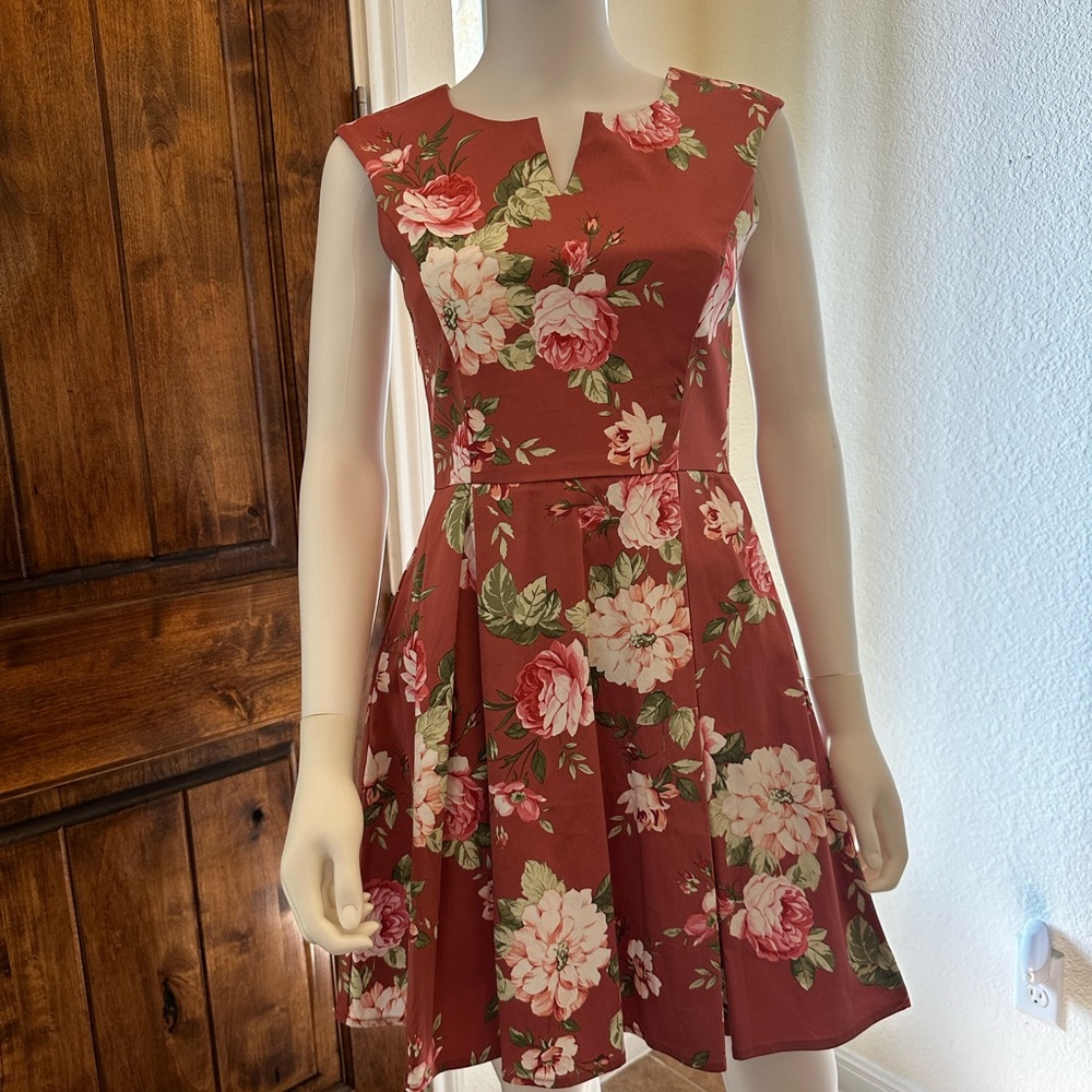 Sleeveless Floral Fit-and-Flare Mini Dress in Fall Colors Size Small